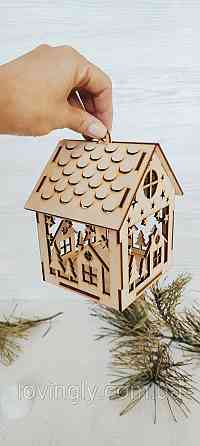 Новорічний будиночок з дерева з LED підсвіткою 13 см — святковий декор і подарунок Ірпінь