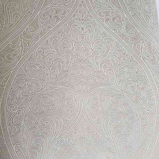 Шпалери метрові вінілові на флізелін Villa Marburg Lombardi вензель великий структурний білі на золотистому Київ