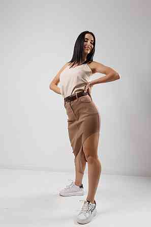 Юбка с фигурным разрезом 