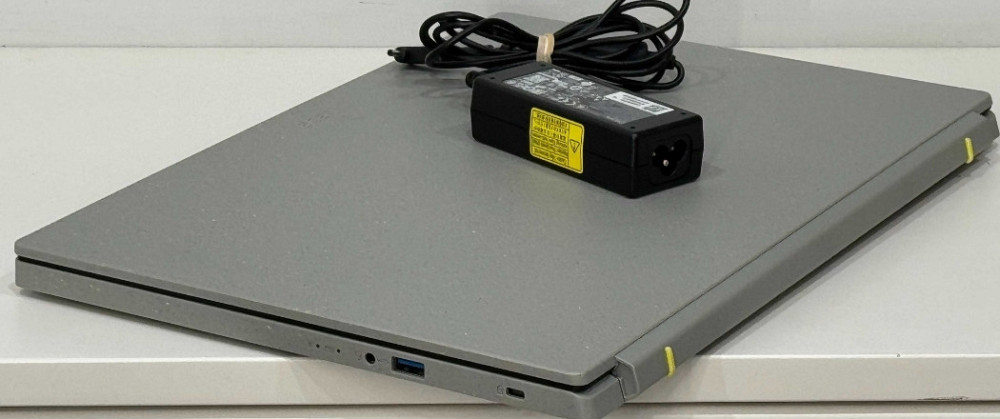 Intel i5-1235U 20GB/512GB 15.6