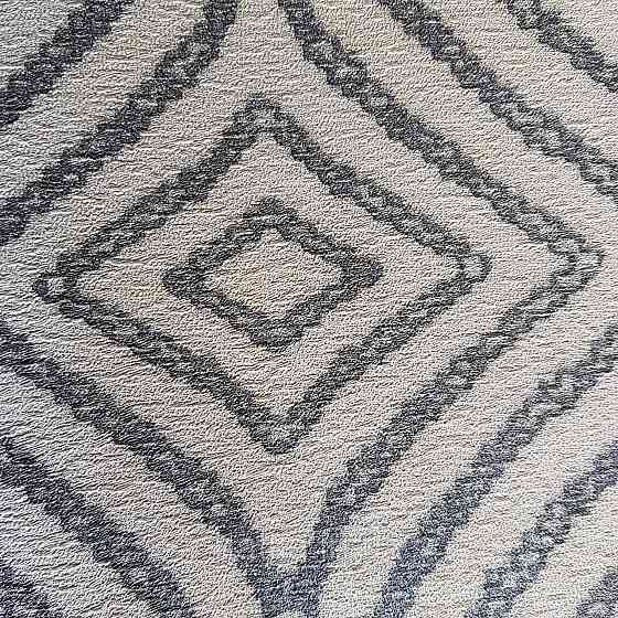 Шпалери метрові вінілові на флізелін 24 Carati Cristiana Masi абстракція смуги чорні хвилі на піщаному 3д Київ