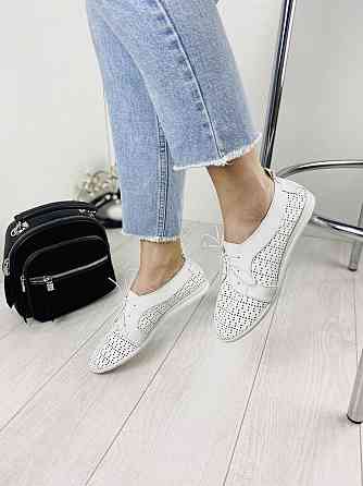 BOGATKO Мокасини жіночі з перфорацією білі з натуральної шкіри весна - літо BOGATKO 111 р. 38 Коломия