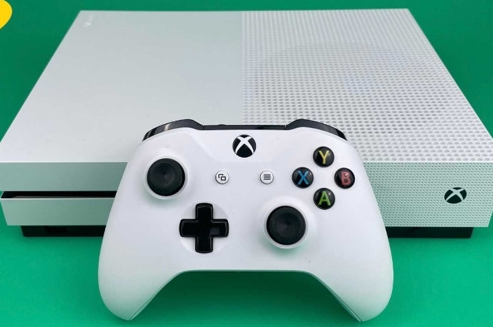 Xbox One S 500 ГБ, Один джойстик, Відмінний стан. Харків - фото 2