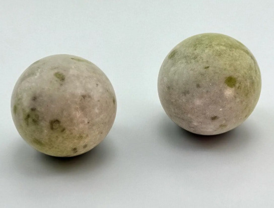 Шары каменные нефрит Киев - изображение 1