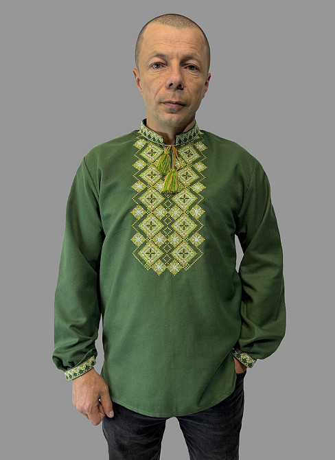 Чоловіча натуральна зелена вишиванка з ніжною вишивкою Київ - фото 1