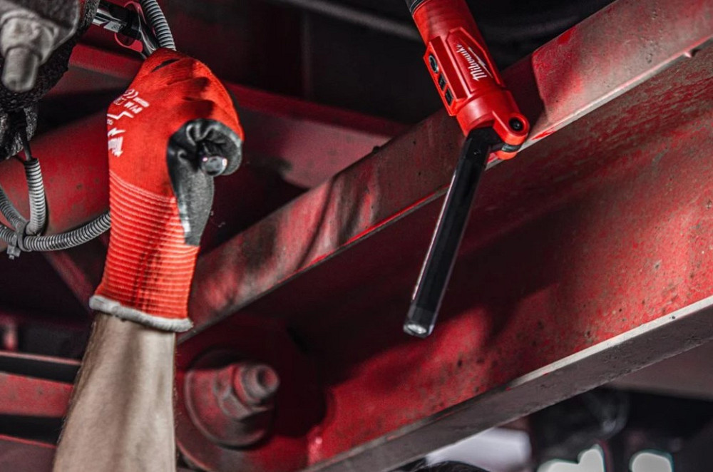 Фонарь светодиодный аккумуляторный с подвижной головкой MILWAUKEE, L4 SL550-301 Одесса - изображение 6