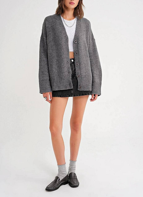 Женский базовый вязаный оверсайз кардиган на пуговицах Графит Одесса - изображение 2