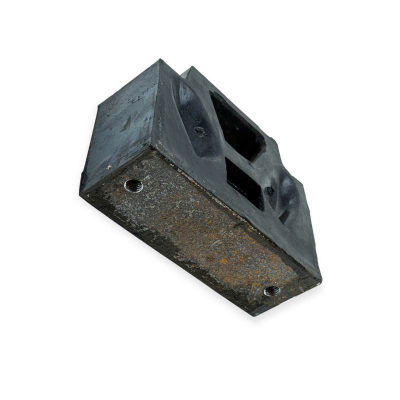 Подушка МАЗ, Т-150 боковая 2 отверстия двигателя Мукачево - изображение 1