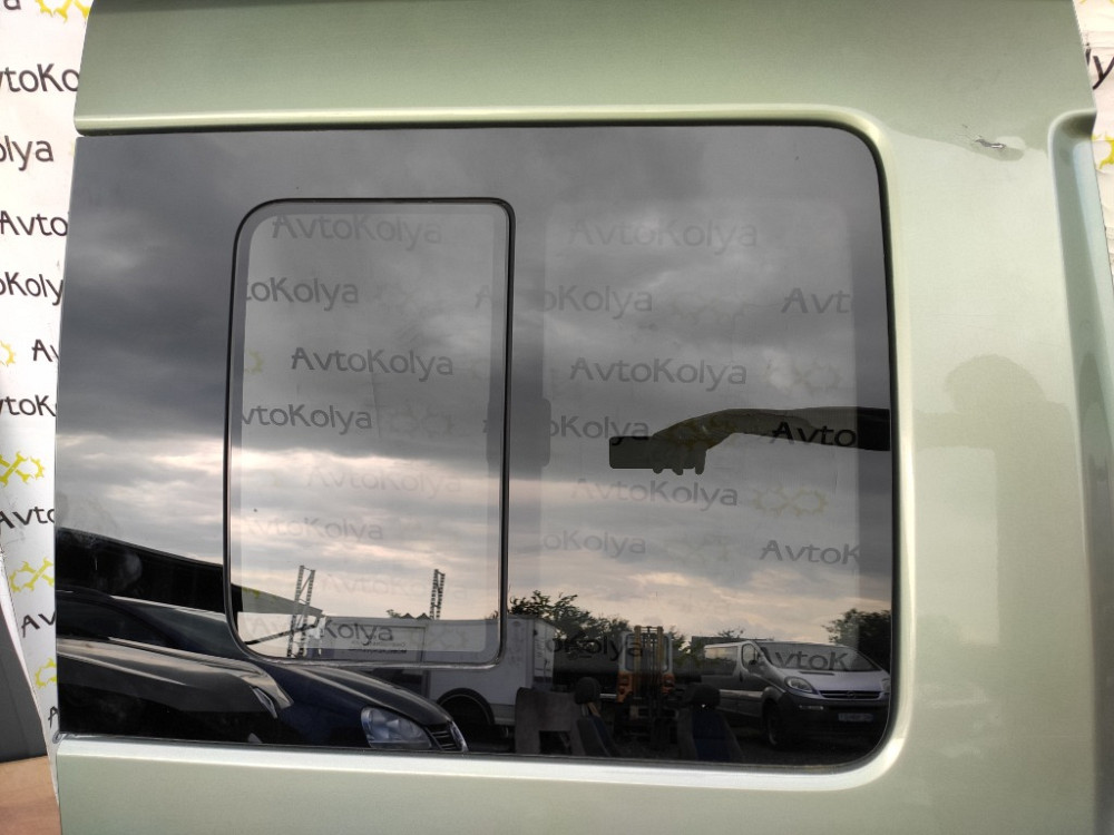 Скло праве бових дверей VW Caddy 2004-2010 Ковель - изображение 1