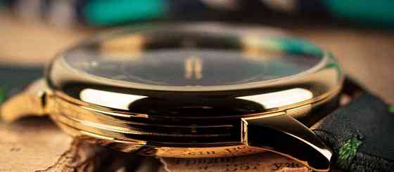 Эксклюзивная модель часов марьяж с зелёным эмалевым циферблатом. Харьков