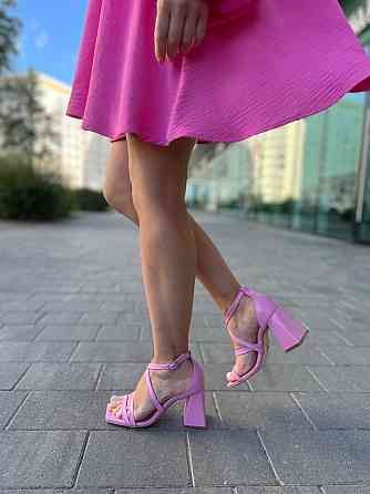 LIRIO Стильні босоніжки жіночі рожеві з натуральної шкіри літні на стійких підборах LIRIO L0195 Коломыя