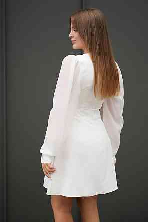 Жіноча ефектна міні сукня із шифоновими рукавами костюмка Білий, 42 Одеса