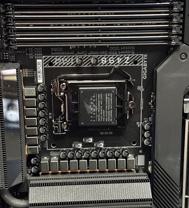 Материнская плата: AORUS Z490 Xtreme LGA 1200+ оперативка.Нова !!! Киев - изображение 6