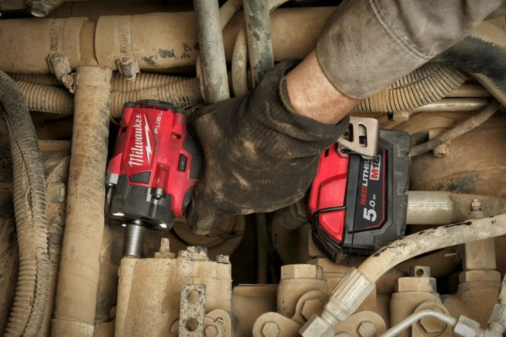 Гайковерт аккумуляторный бесщеточный 1/2'' MILWAUKEE, M18 FIW2F12-502Х, 339Нм, с кольцом (зарядное устройство M12-18 FC, 2 аккумулят Одесса - изображение 4