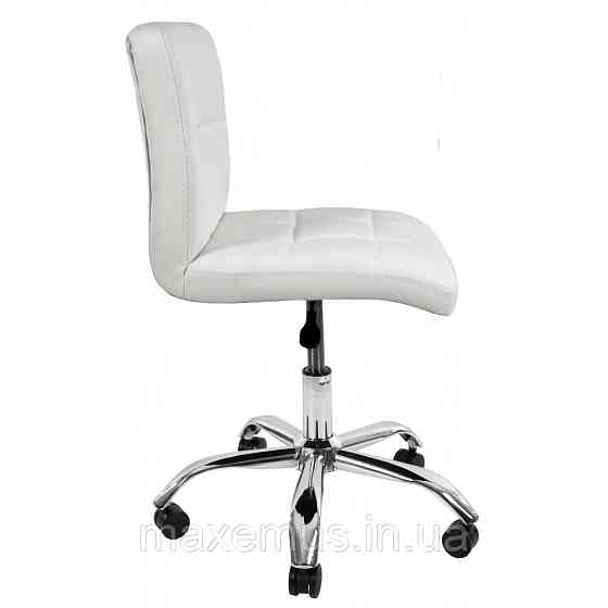 Офисное кресло для работы за компьютером B-532 ортопедическое кресло для дома и офиса белое Мостиска