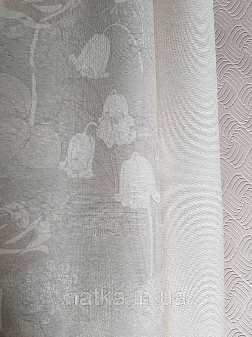 Шпалери вінілові Lutece Melody 51197007 квіти троянди дзвіночки листя білі бежеві на світло-сірому тлі Київ - фото 2