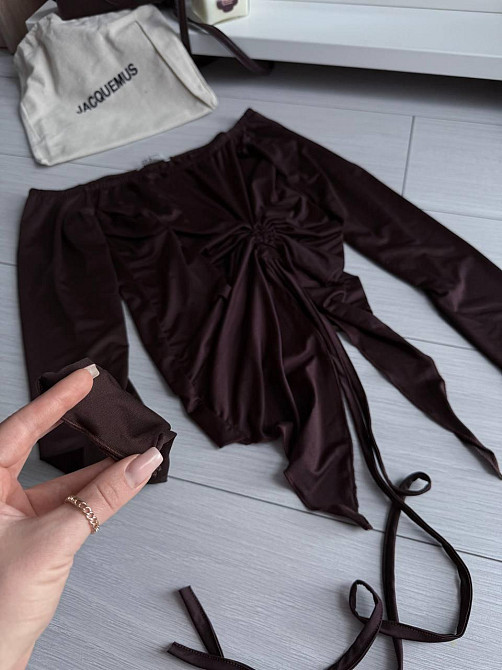 Женский базовый асимметричный лонгслив с открытыми плечами микромасло Одесса - изображение 8