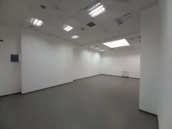 Офіс з гарним ремонтом, 4 поверх Самий центр міста (вул Шевченка) Зручне планування, просторі кімнати (див. план) Дніпро