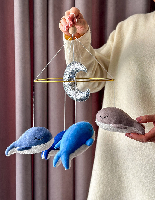 Дитячий музичний мобіль на ліжечко для немовлят WooolyWool «Кити» з 35 мелодіями Київ - фото 7