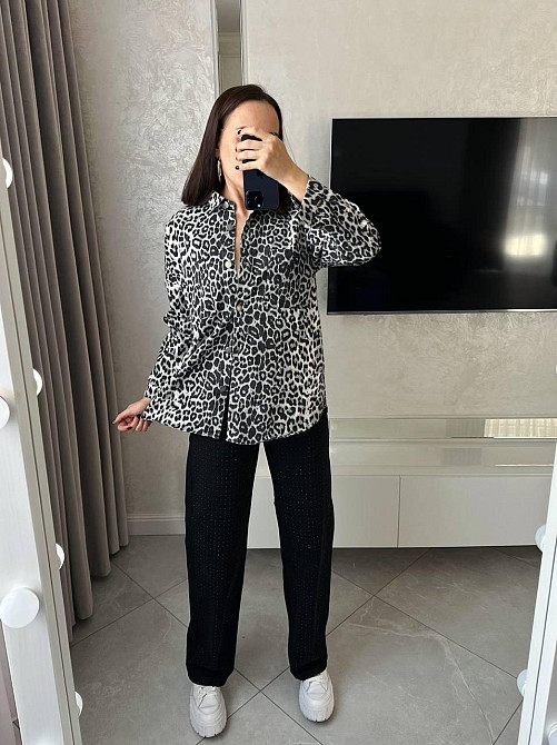 Стильна жіноча леопардова сорочка на металевих ґудзиках Сірий, 44 Одеса - фото 5
