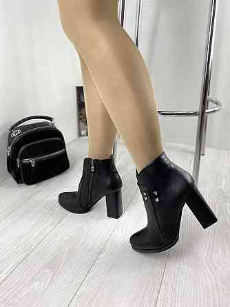 Черевики жіночі VESNA чорні натуральна шкіра висота каблука 9 см розмір 39 (2508) Коломия