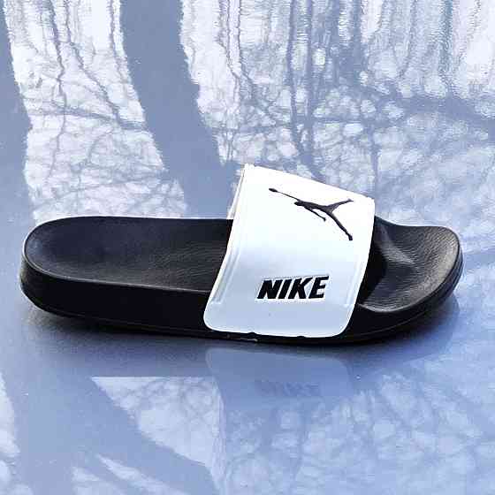 Шльопанці Nike Jordan Чорні Сланці Тапочки Білі Найк Жіночі (розміри: 36,38,39,41) Дніпро