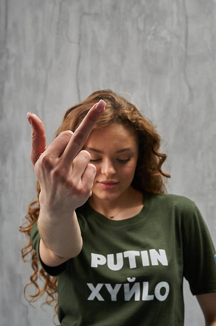 Жіноча патріотична футболка з принтом Путін антивоєнна бавовняна з символікою хакі Одеса - фото 9