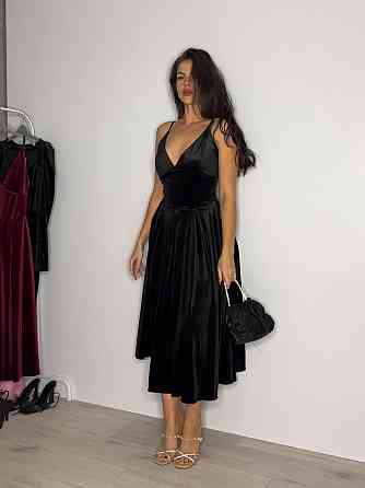 Жіноче вечірнє романтичне плаття з королівського щільного оксамиту Чорне, 44/46 Одеса