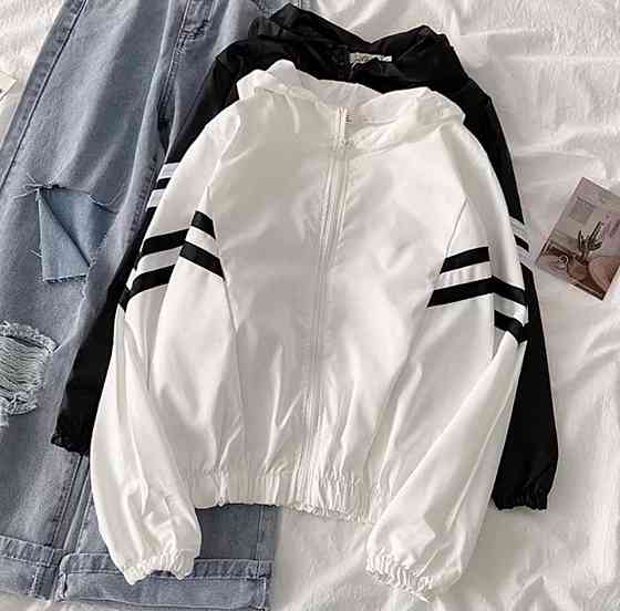 Жіноча спортивна оверсайз ветровка  з капюшоном плащівка Одеса