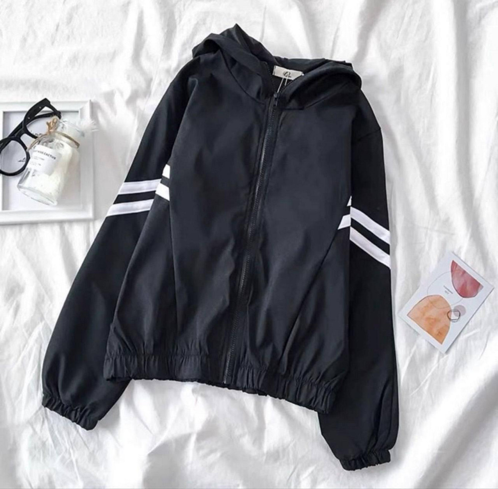 Жіноча спортивна вітровка з капюшоном плащівка. Чорний Одеса - фото 2