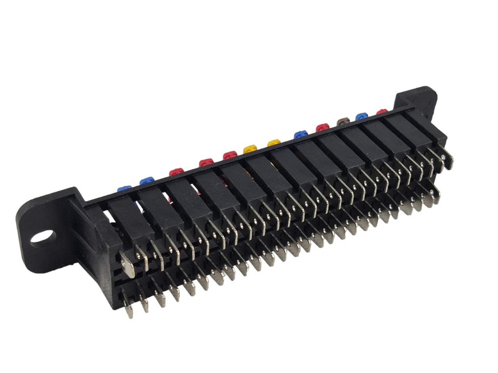 Блок 2101, 2102, 2103, 2106, Таврия 1102-1105, ГАЗ, Богдан, МТЗ, Камаз, Урал Евро 735 предохранителей Мукачево - изображение 1