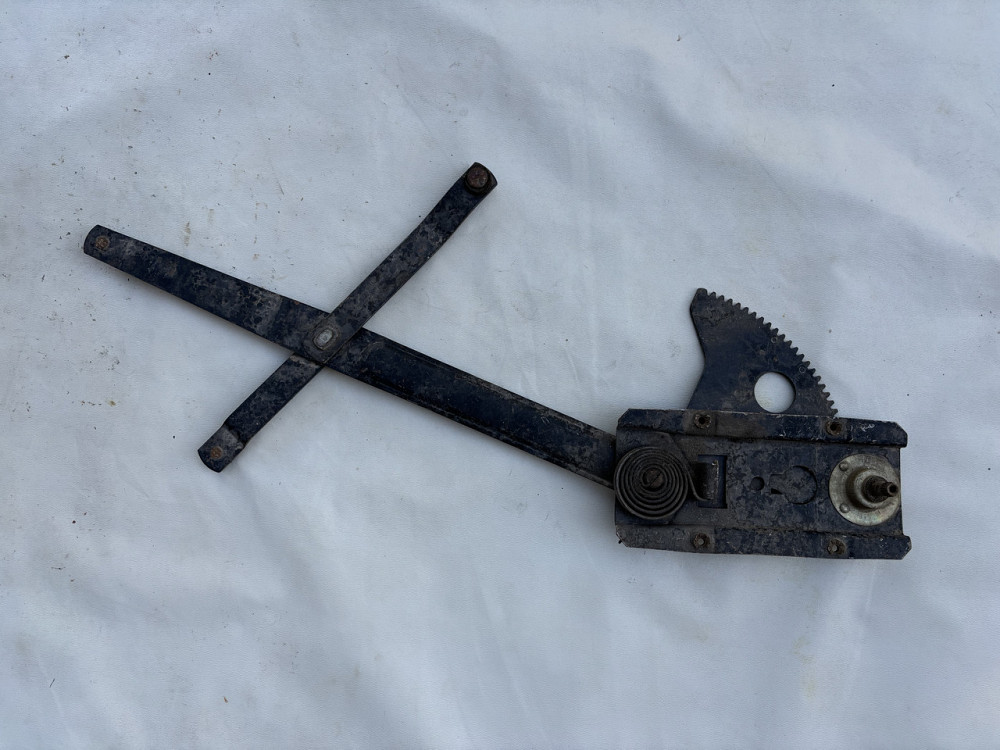 Стеклоподъемник передний левый ГАЗ-24. СССР. Харьков - изображение 1