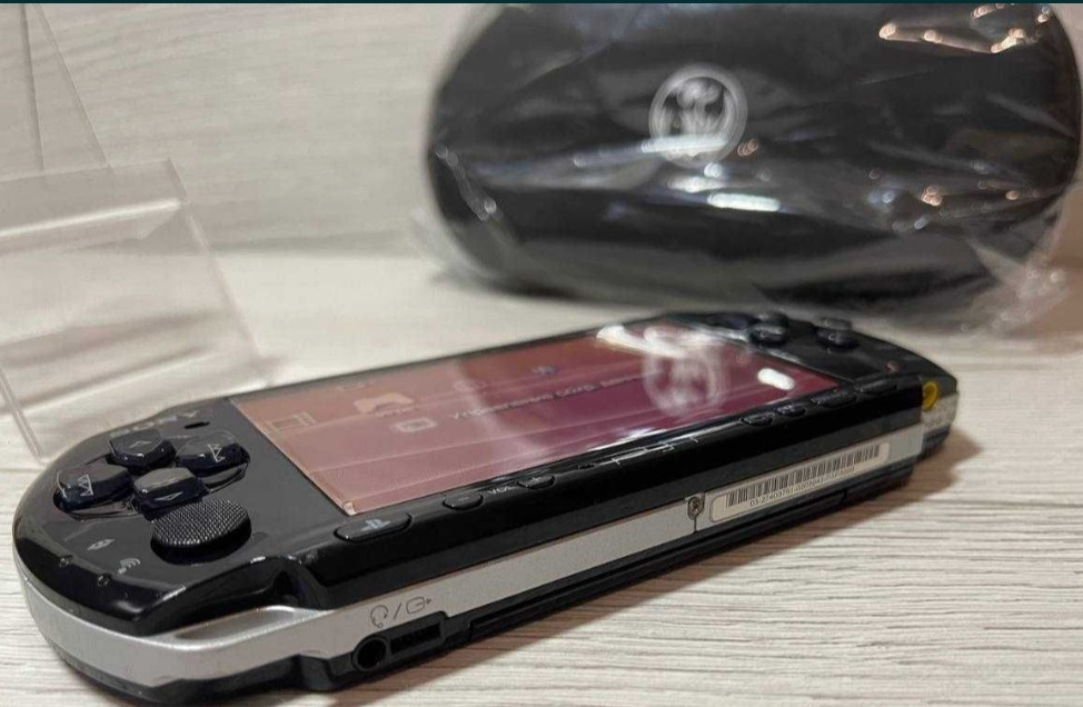 Приставка SONY PlayStation 3001 Black 32Gb.+ Сумка Play Station Portable. Киев - изображение 1