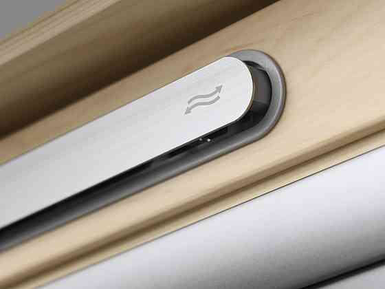 Мансардне вікно Velux Стандарт   GZL 1051 (ручка зверху) 55*98 Київ