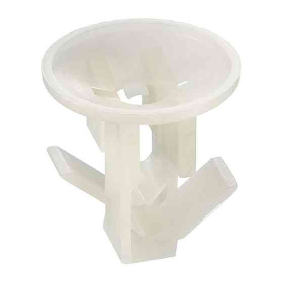 Втулка ковриков Mitsubishi MR298908 Киев