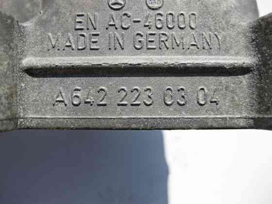 Mercedes-Benz  A6422230304 Кронштейн опори двигуна правий OM642 V6 3.0 cdi ML W164 GL X164 Одесса