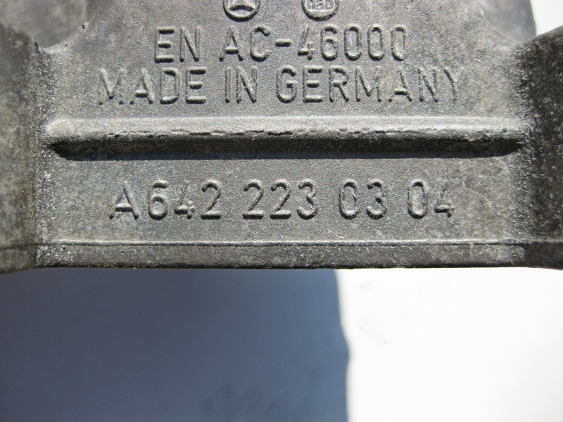 Mercedes-Benz  A6422230304 Кронштейн опори двигуна правий OM642 V6 3.0 cdi ML W164 GL X164 Одесса - изображение 4