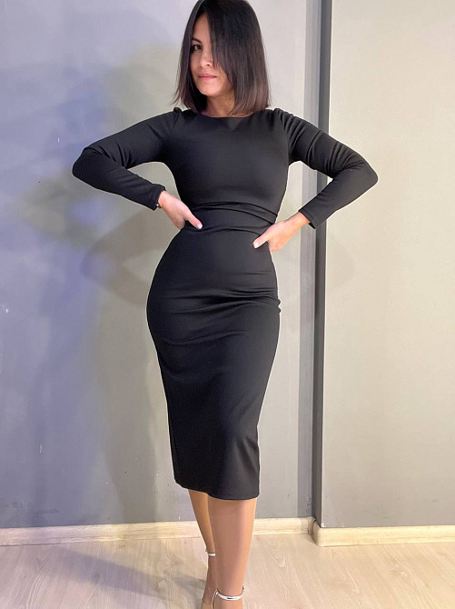 Платье женское AzuriI 6583 с длинным рукавом и драпировкой на талии разрезом позади стрейчевое чорне Одесса - изображение 1