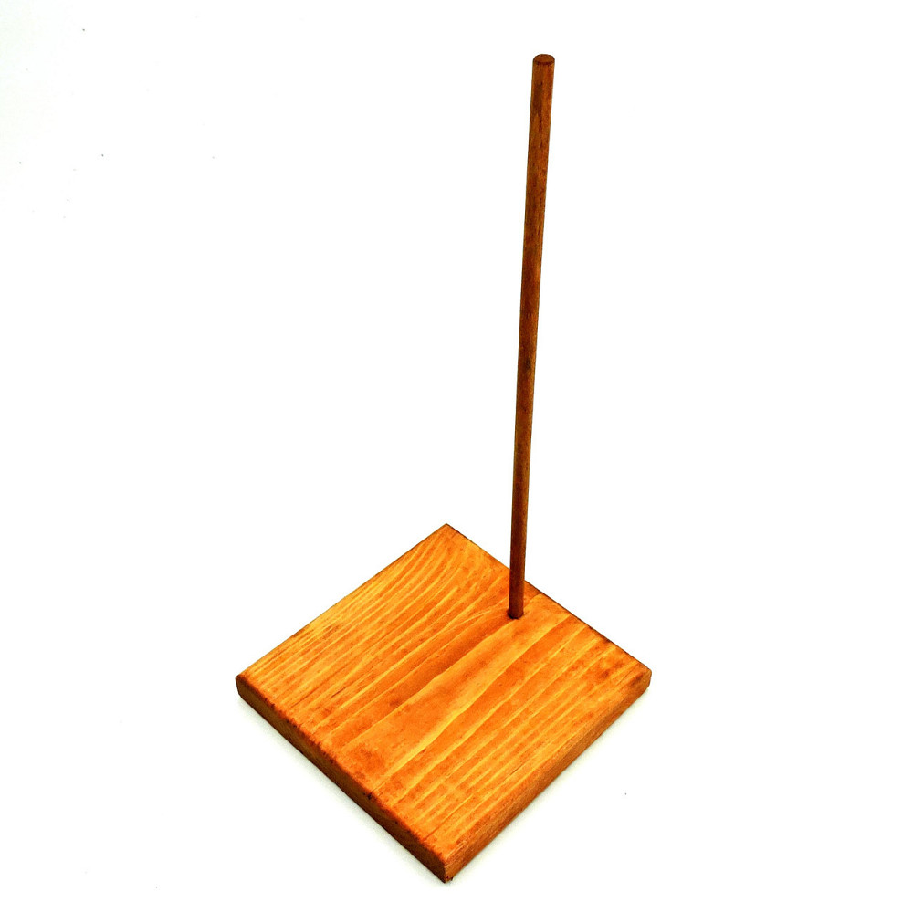 Подставка для кукол 