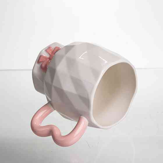 Оригинальная фарфоровая чашка на ножке, 400 мл, розовая Киев