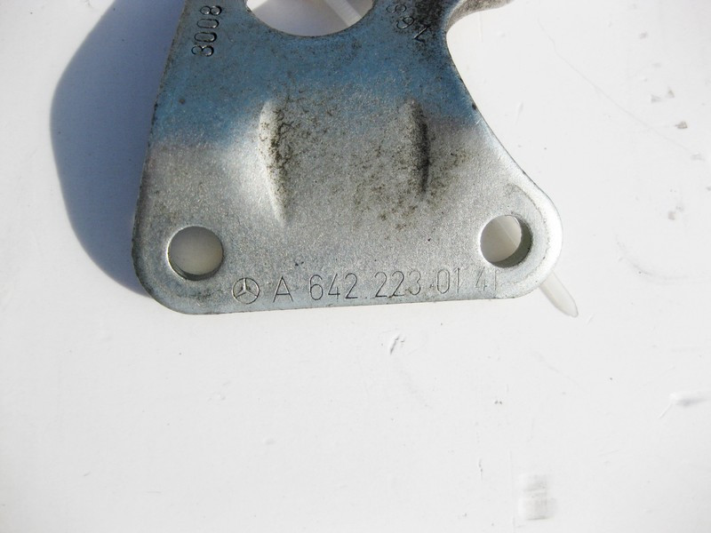 Mercedes-Benz  A6422230141 Кронштейн - вуха ліва двигуна OM642 V6 3.0 cdi Одесса - изображение 3