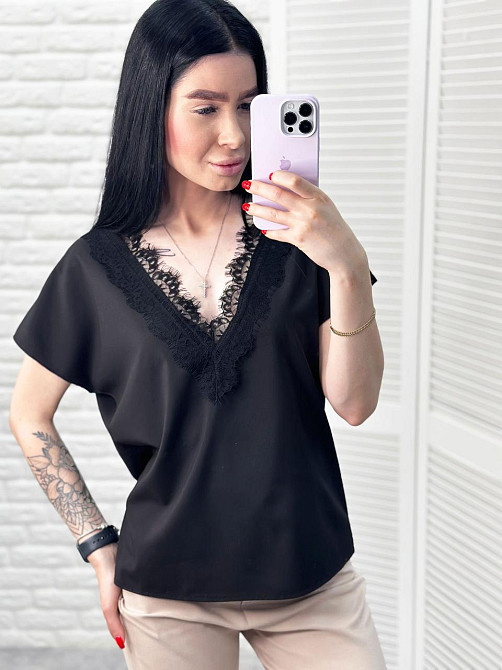 Жіноча блузка з вирізом та мереживом "Brenda" оптом | Батал Київ - фото 4