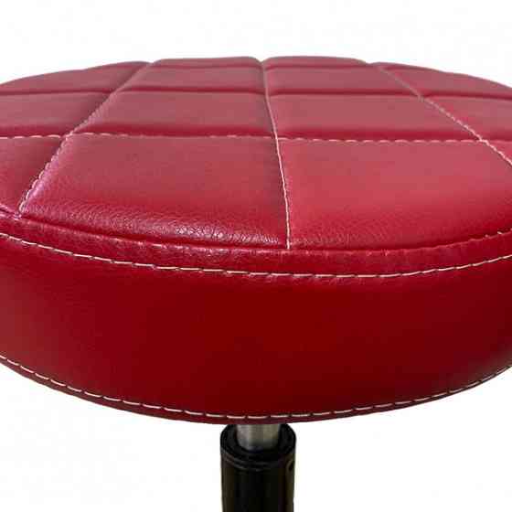 Стілець для майстра без спинки Йола на чорній ніжці Червоний Київ