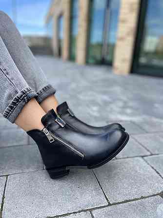 Без бренда Черевики жіночі D and V чорні натуральна шкіра зимові высота 11 см размеры 36 37 39 Коломыя