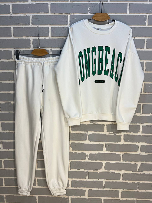 Костюм женский Quzen 399-488 спортивный утепленный свитшот с надписью оверсайз и брюки на резинке белый, белый, M Киев - изображение 16