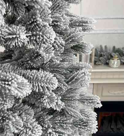 Штучна лита конусна ялинка Класик засніжена 2.6м Київ