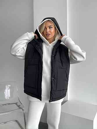 Жіноча тепла жилетка з капюшоном плащівка еммі на синтепоні Одеса