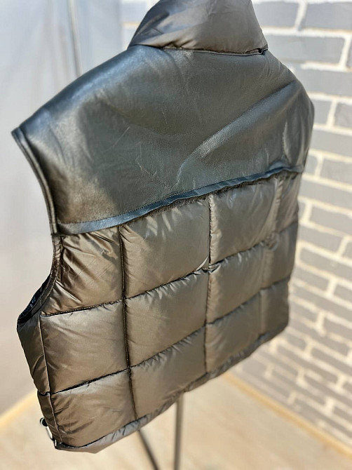 Жилетка жіноча Lady Yep 9039 стьобана коротка вставка з екошкіри на спині чорна, чорний, 42 Київ - фото 3