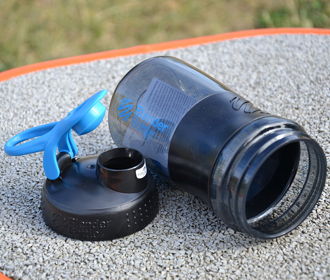 Шейкер спортивний (пляшка) BlenderBottle SportMixer Flip 20oz/590ml Black/Cyan Каменское - изображение 9