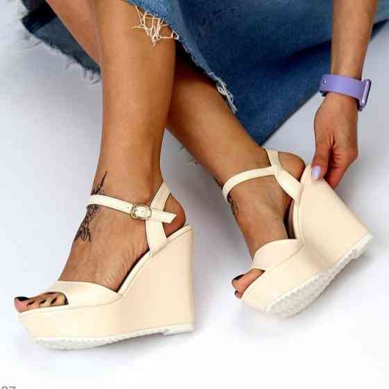 Жіночі Сандалі Босоніжки на Танкетці Платформа Бежеві Літні (розміри: 36,37,38,39,40) — 33 Дніпро